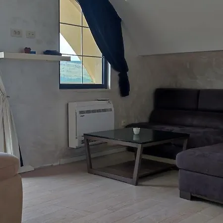 Stylish Penthouse In Kvart Апартаменты